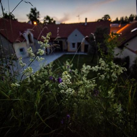 Penzion Nezarka 59 Jindřichův Hradec Exterior foto